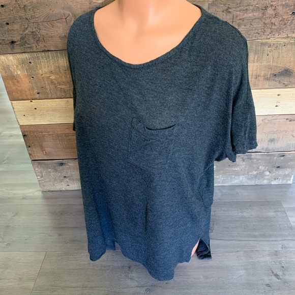Hollister Tops - Hollister Gray T-Shirt Loose Fitted Size XS. L